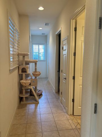 7163 W Oswego Avenue, Fresno, CA 93723