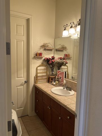 7163 W Oswego Avenue, Fresno, CA 93723