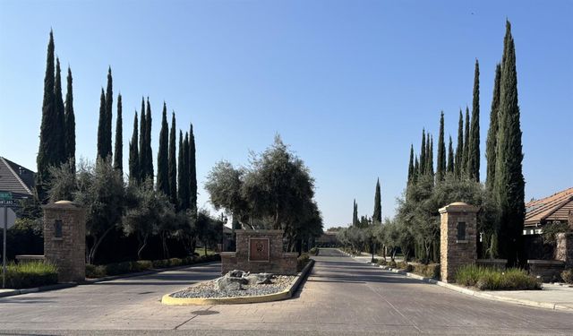 7163 W Oswego Avenue, Fresno, CA 93723