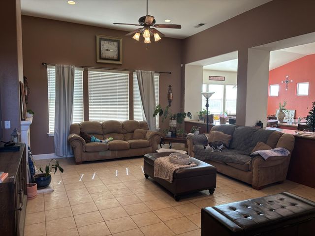 7163 W Oswego Avenue, Fresno, CA 93723