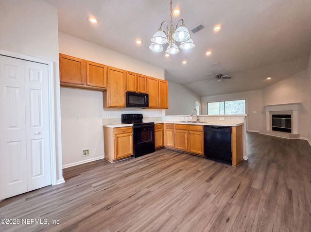 8436 STAPLEHURST Drive W, Jacksonville, FL 32244