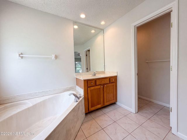 8436 STAPLEHURST Drive W, Jacksonville, FL 32244