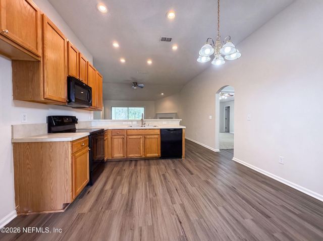 8436 STAPLEHURST Drive W, Jacksonville, FL 32244