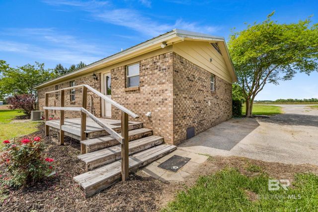 19516 County Road 48, Robertsdale, AL 36567