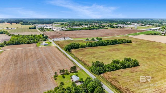 19516 County Road 48, Robertsdale, AL 36567