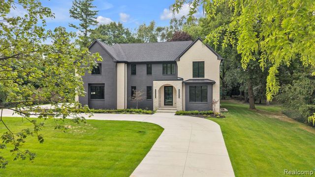 4546 Niagara Lane, Bloomfield Hills, MI 48301