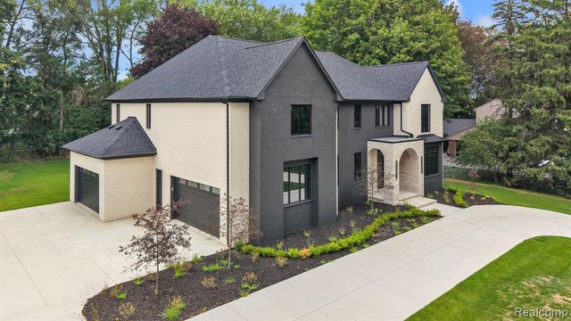4546 Niagara Lane, Bloomfield Hills, MI 48301