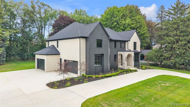 4546 Niagara Lane, Bloomfield Hills, MI 48301