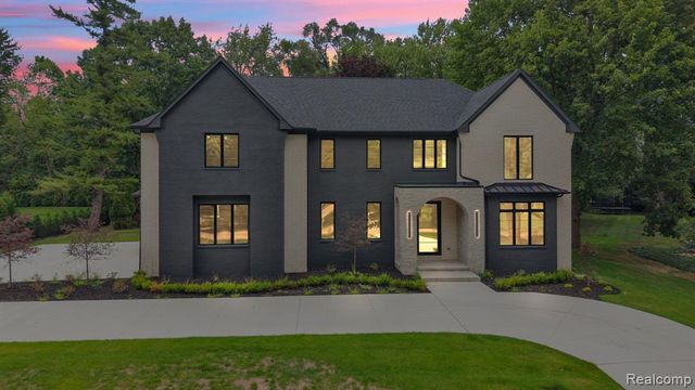 4546 Niagara Lane, Bloomfield Hills, MI 48301