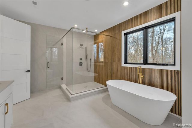4546 Niagara Lane, Bloomfield Hills, MI 48301