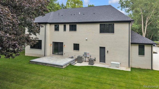 4546 Niagara Lane, Bloomfield Hills, MI 48301