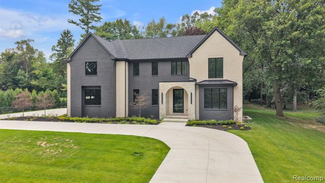 4546 Niagara Lane, Bloomfield Hills, MI 48301