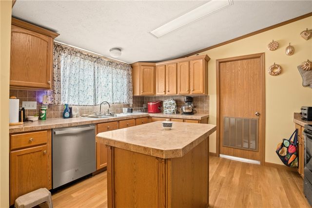 64 High View Dr, Donegal, PA 15628