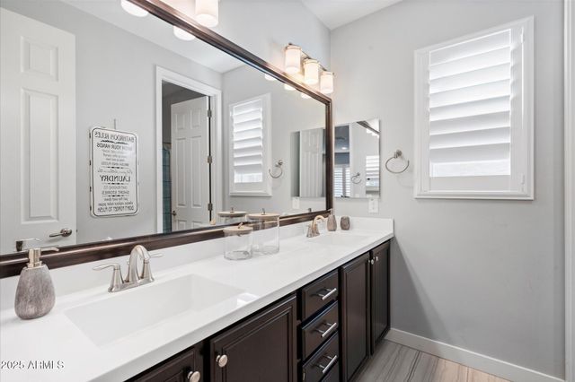 4615 E NAVIGATOR Lane, Phoenix, AZ 85050