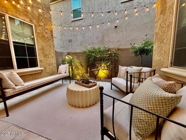 4615 E NAVIGATOR Lane, Phoenix, AZ 85050