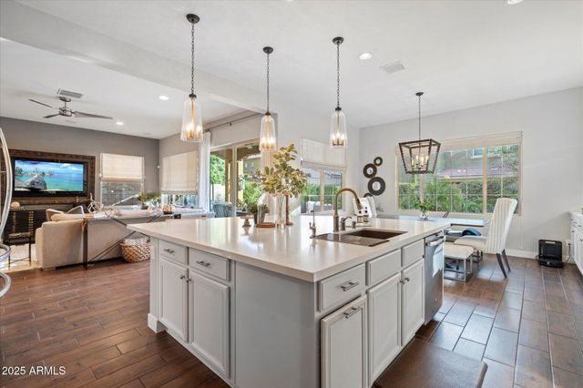 4615 E NAVIGATOR Lane, Phoenix, AZ 85050