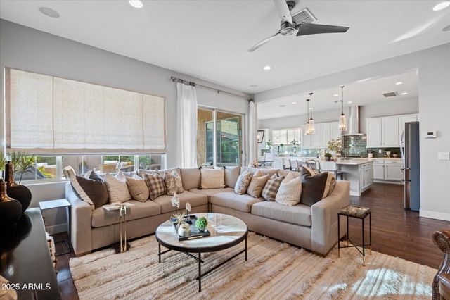 4615 E NAVIGATOR Lane, Phoenix, AZ 85050