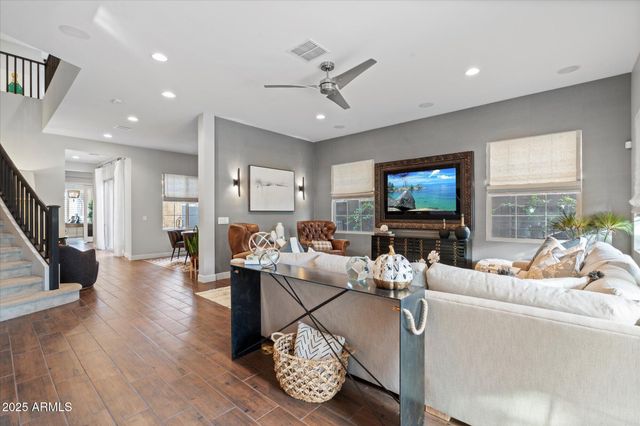 4615 E NAVIGATOR Lane, Phoenix, AZ 85050