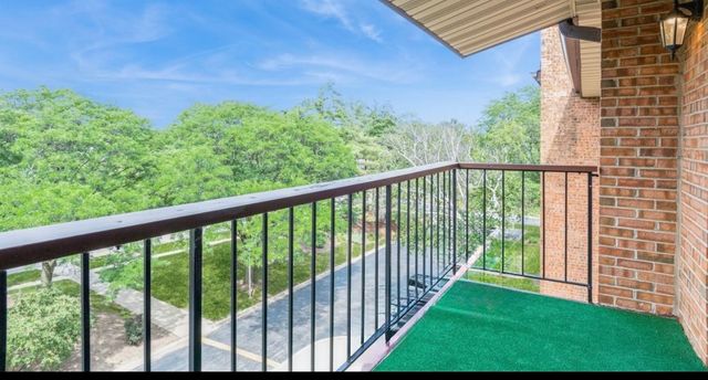 709 79th Street 401, Darien, IL 60561