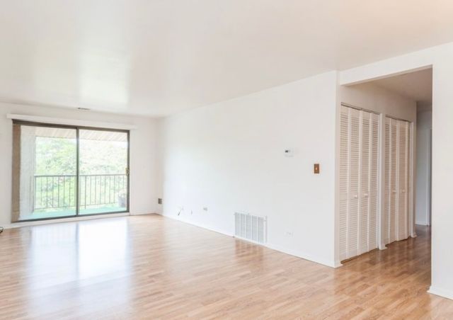 709 79th Street 401, Darien, IL 60561