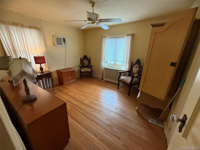 31 Prince Street, New Hyde Park, NY 11040