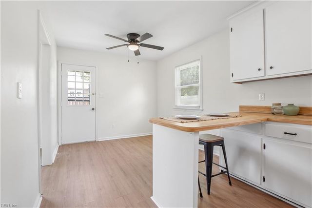 38 Rendon DR, Hampton, VA 23666