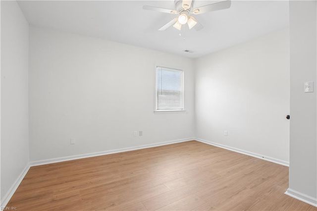 38 Rendon DR, Hampton, VA 23666