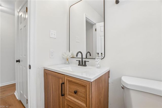 38 Rendon DR, Hampton, VA 23666