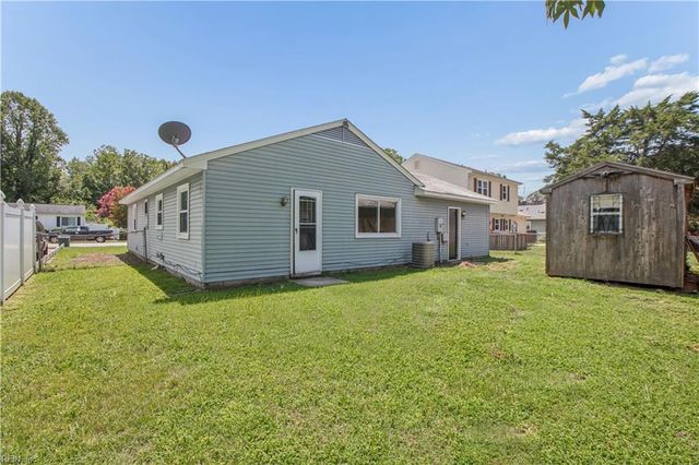 38 Rendon DR, Hampton, VA 23666