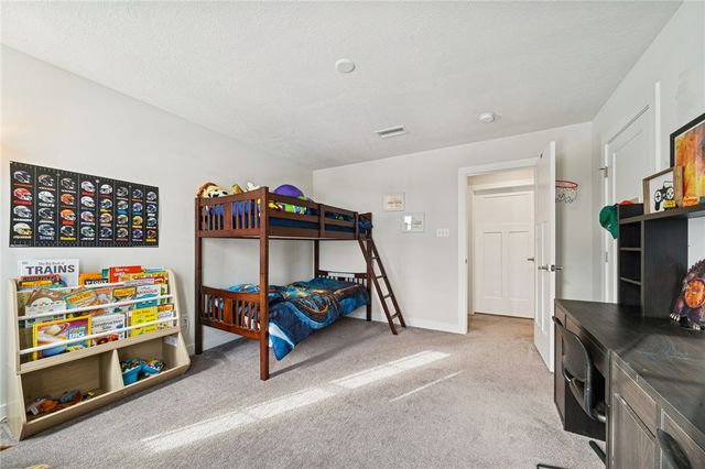 1065 Wedgewood Dr, Penn Twp, PA 15644