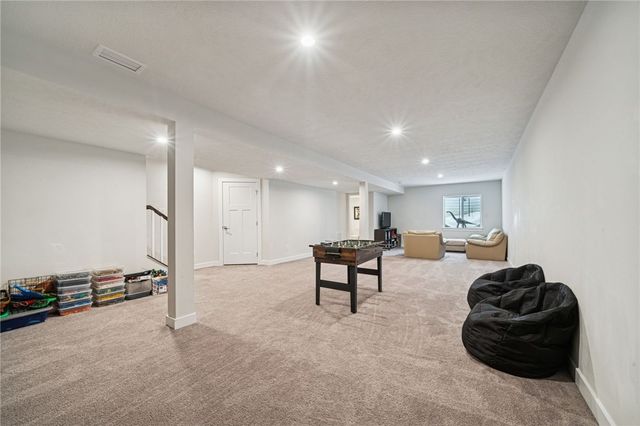 1065 Wedgewood Dr, Penn Twp, PA 15644