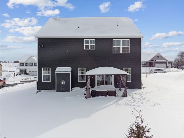 1065 Wedgewood Dr, Penn Twp, PA 15644