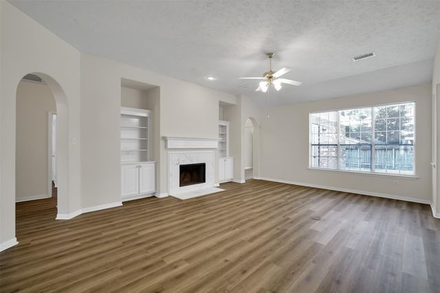 59 Hidden Meadow Drive, The Woodlands, TX 77382
