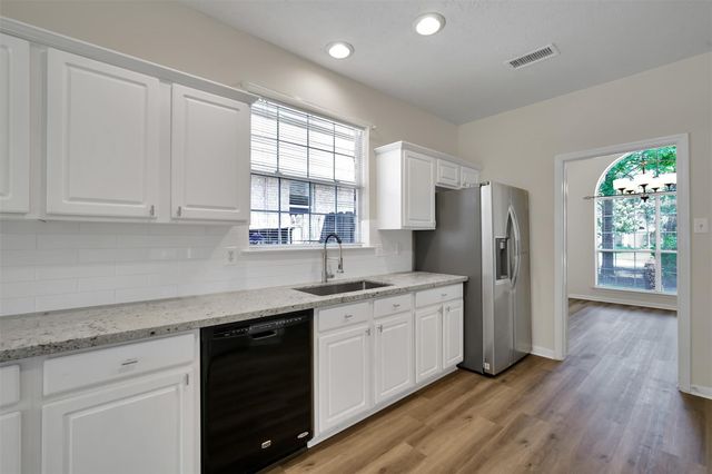 59 Hidden Meadow Drive, The Woodlands, TX 77382