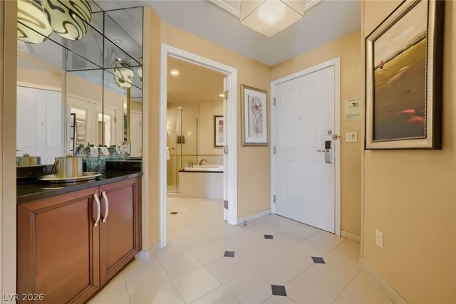 145 East Harmon Avenue 417, Las Vegas, NV 89109