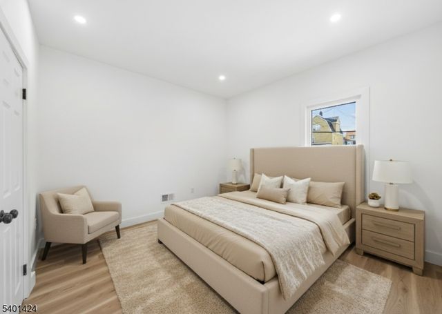 189 N Oraton Pkwy, East Orange City, NJ 07017