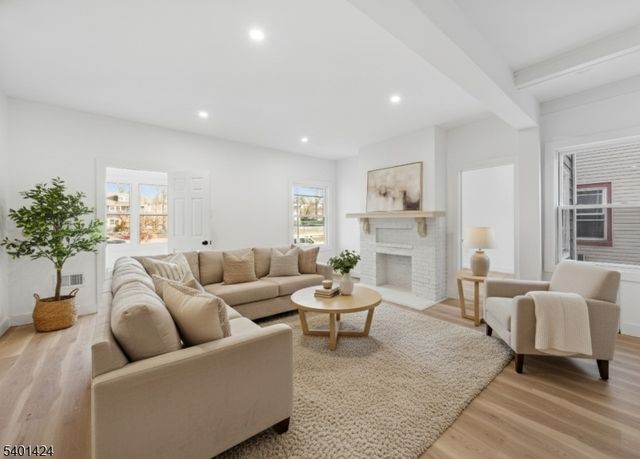 189 N Oraton Pkwy, East Orange City, NJ 07017