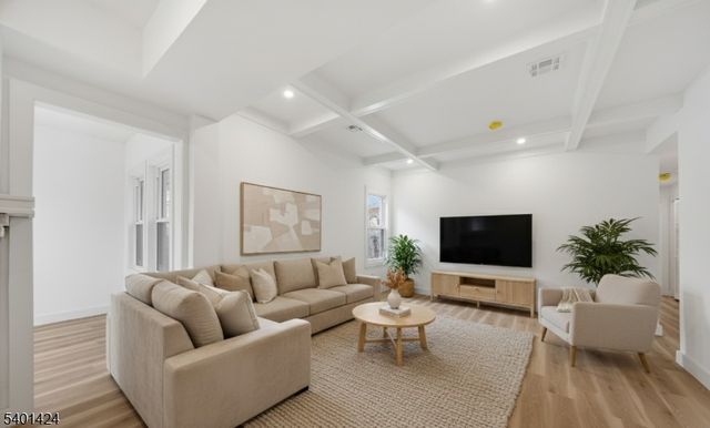 189 N Oraton Pkwy, East Orange City, NJ 07017