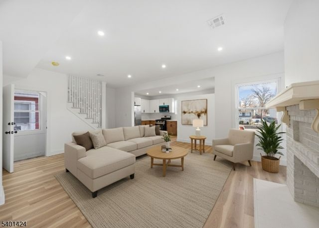 189 N Oraton Pkwy, East Orange City, NJ 07017