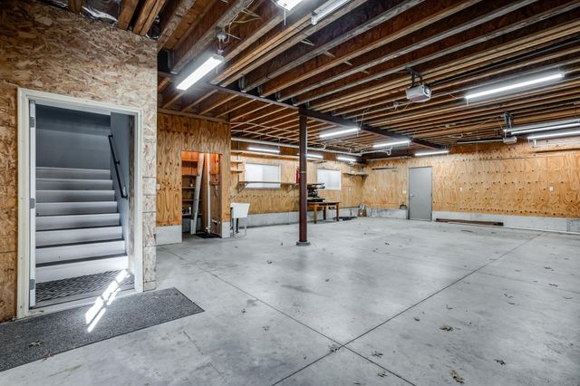 1550 N West St, Wichita, KS 67203