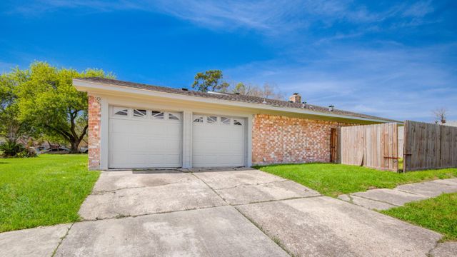 13747 Rampchester Lane, Houston, TX 77015