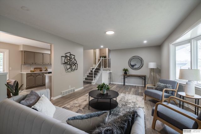 11413 S Circle, Omaha, NE 68137
