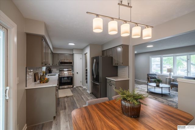 11413 S Circle, Omaha, NE 68137