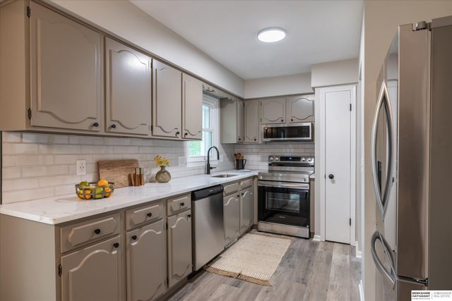 11413 S Circle, Omaha, NE 68137