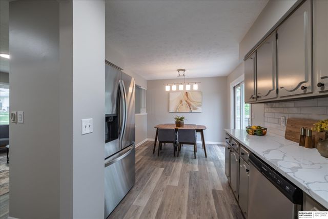 11413 S Circle, Omaha, NE 68137