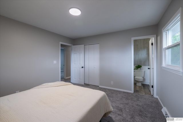 11413 S Circle, Omaha, NE 68137