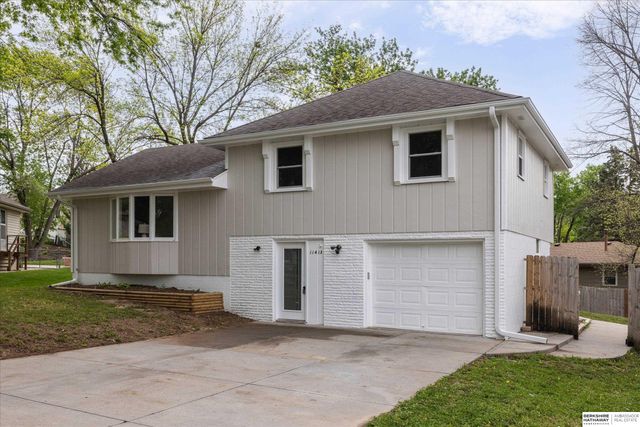 11413 S Circle, Omaha, NE 68137