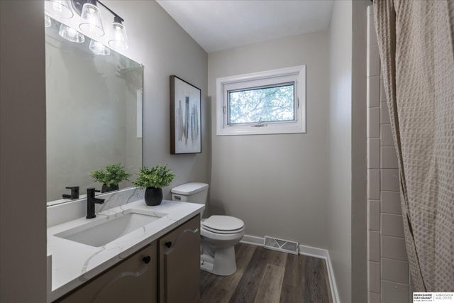 11413 S Circle, Omaha, NE 68137