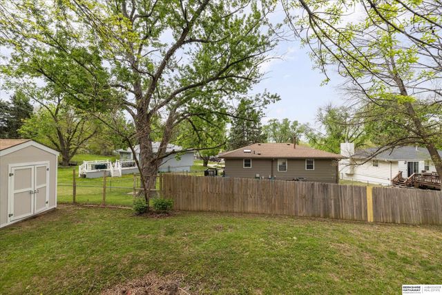 11413 S Circle, Omaha, NE 68137