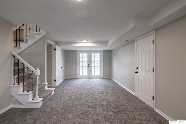 11413 S Circle, Omaha, NE 68137